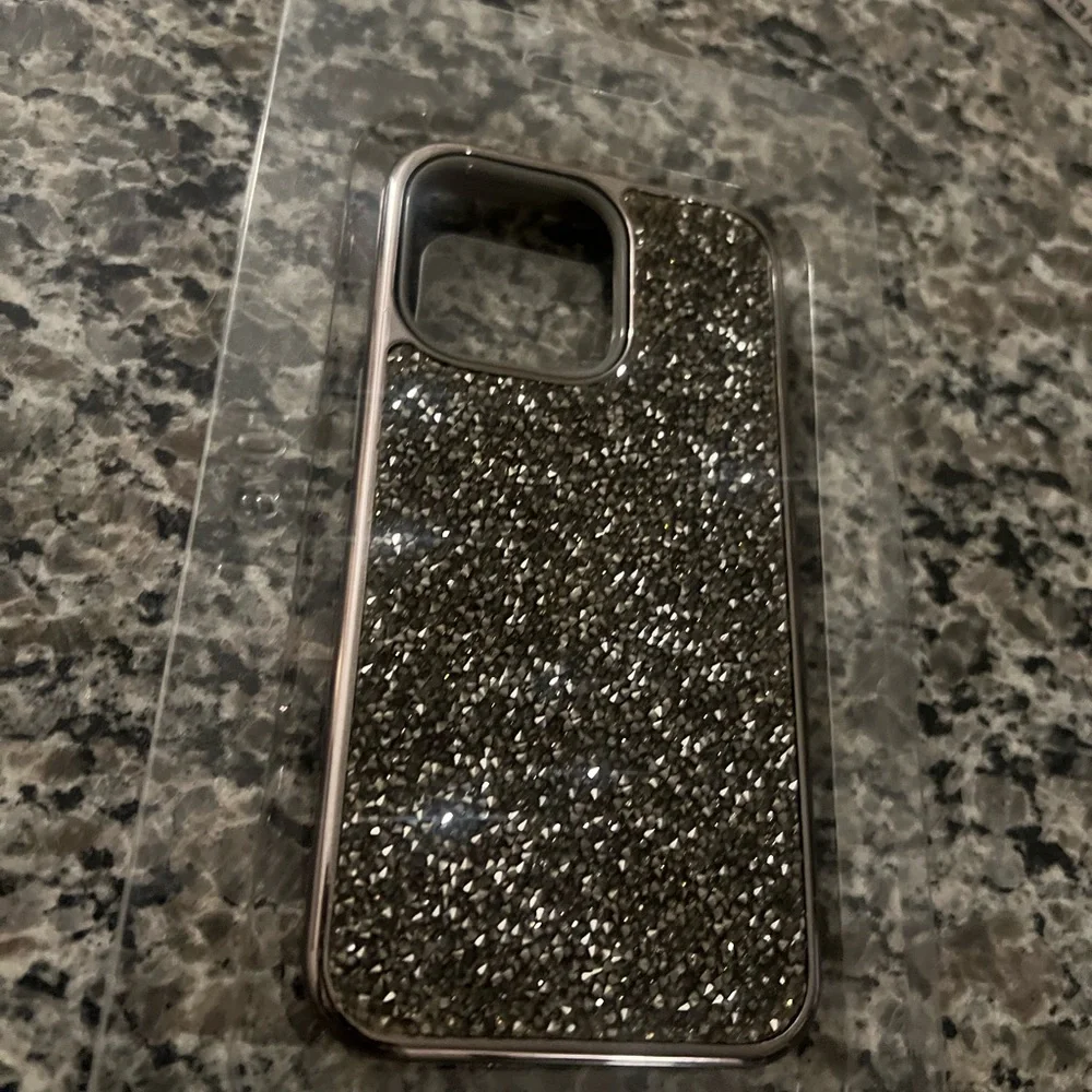 NEW in box. Fits iPhone 13Pro like a glove 👌🏽